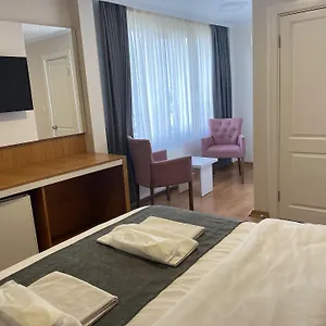 Spinel - Old Hotel