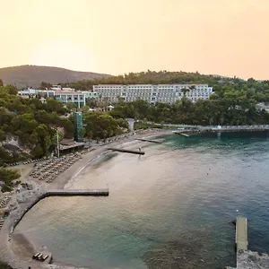Курортный комплекс Pine Bay